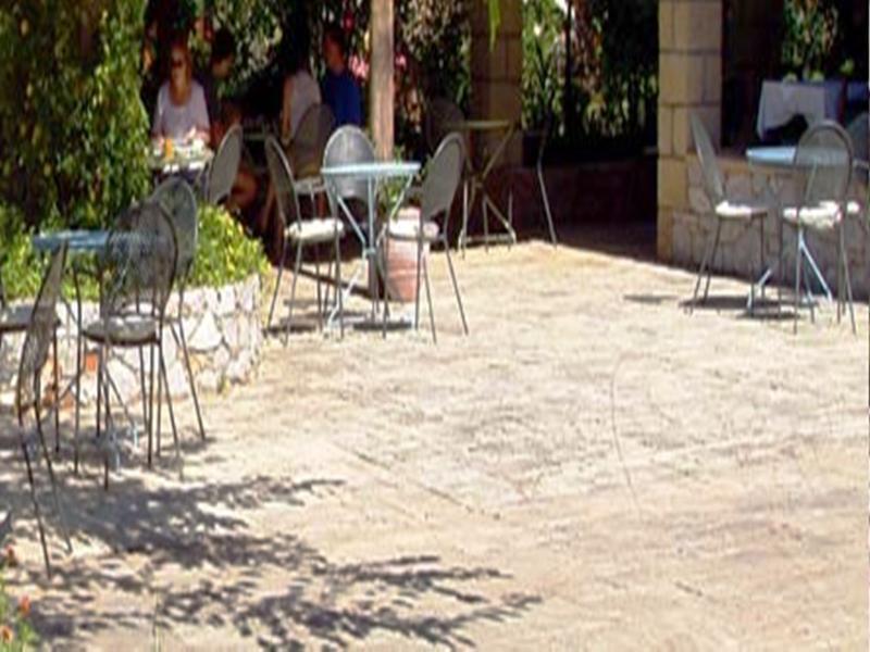 Kalamitsi Hotel